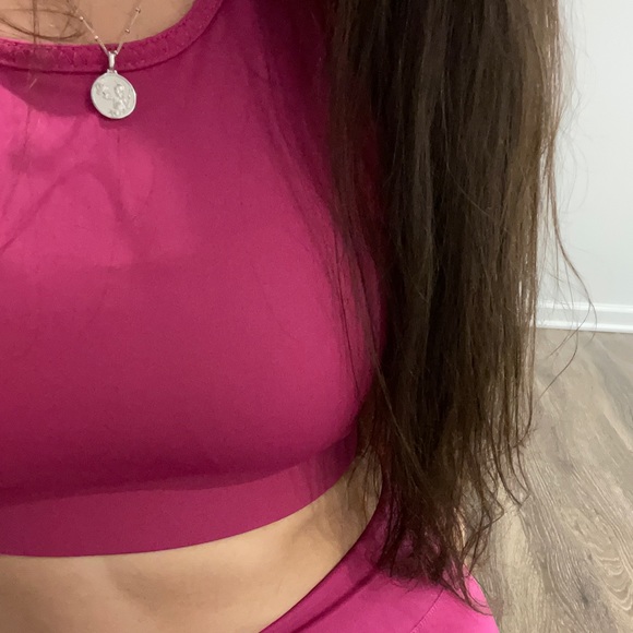 βVery Berryβ Trinity Sports Bra π The Fabletics Trinity High-Impact Sports Bra - Picture 6 of 11